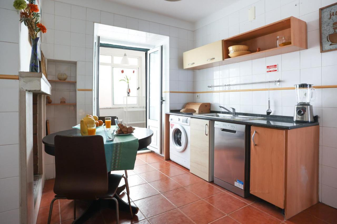 City Center Apt In Lively Bairro Alto! Лиссабон Экстерьер фото