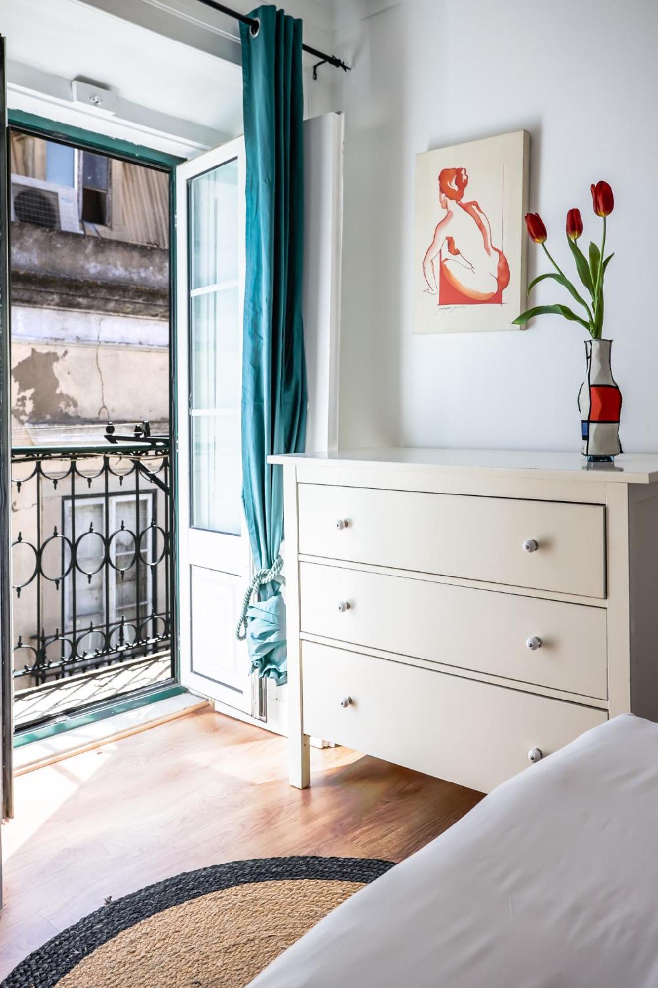 City Center Apt In Lively Bairro Alto! Лиссабон Экстерьер фото